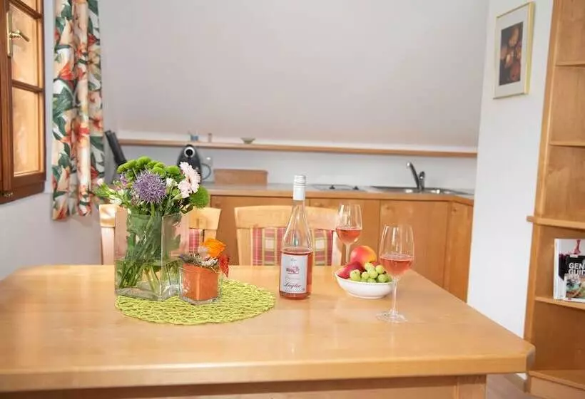 ジュニアスイート, Weinberghof & Weingut Lagler
