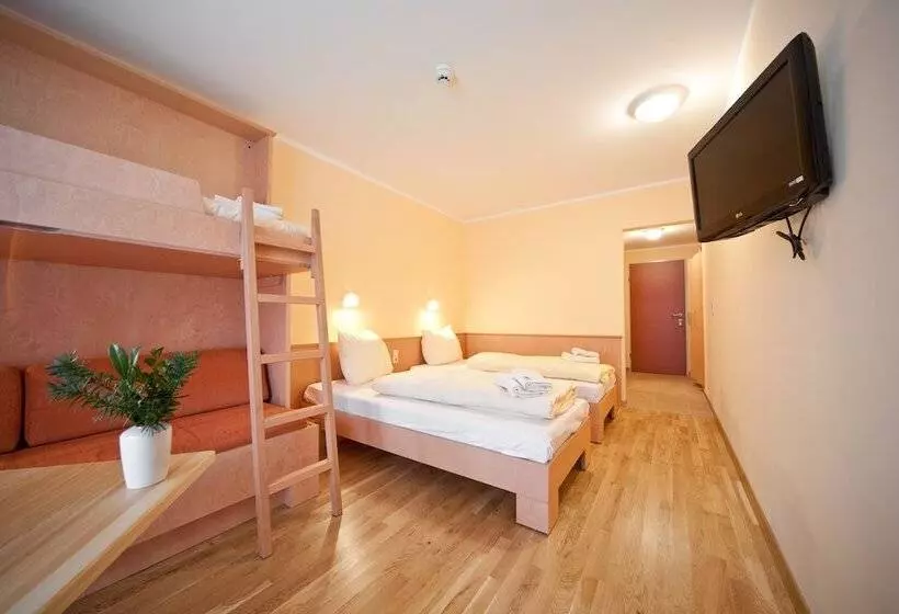 スタンダード４人部屋, Jufa Hotel Grünau Im Almtal