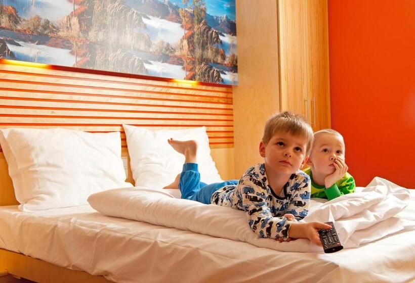 Номер Стандарт Трехместный, Jufa Hotel Grünau Im Almtal