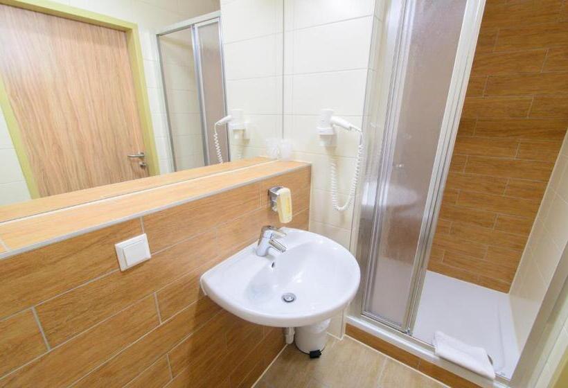 חדר סטנדרט לארבעה, Jufa Hotel Grünau Im Almtal