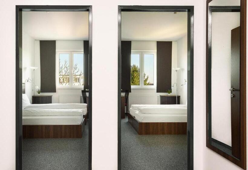 חדר סטנדרט לארבעה, Fabrik Vösendorf