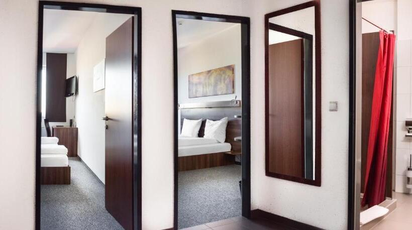 חדר סטנדרט לארבעה, Fabrik Vösendorf