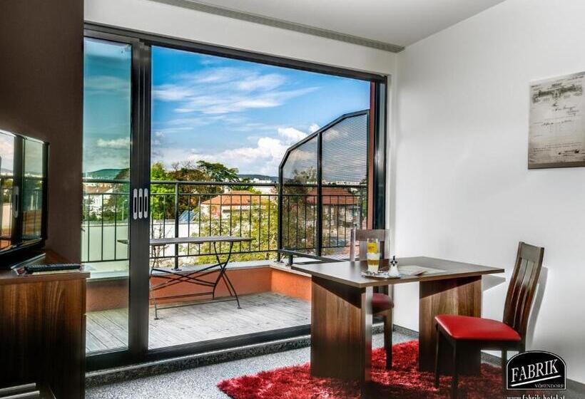 סוויטה, Fabrik Vösendorf