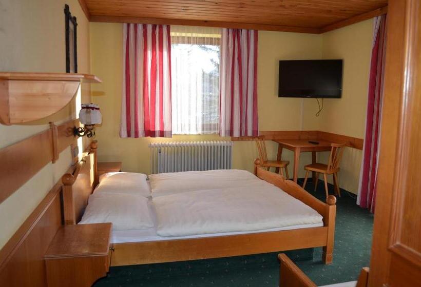 חדר סטנדרט עם מרפסת, Gasthof Alte Tanne