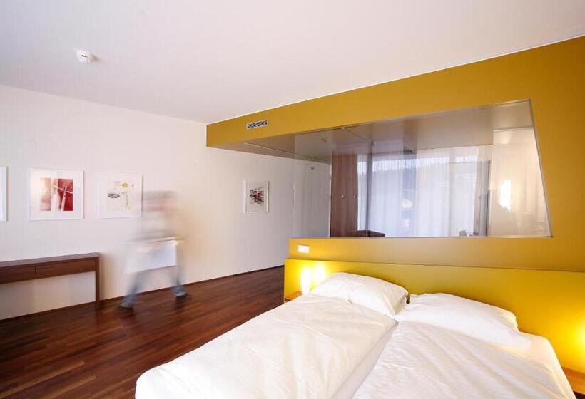 标准间带阳台, Spa Hotel Bründl