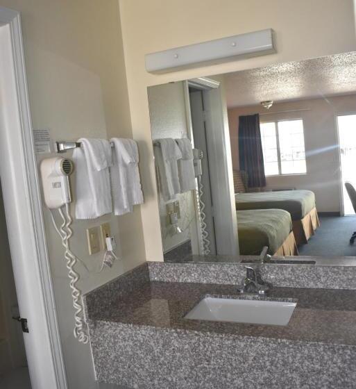 标准单人间, Royal Inn