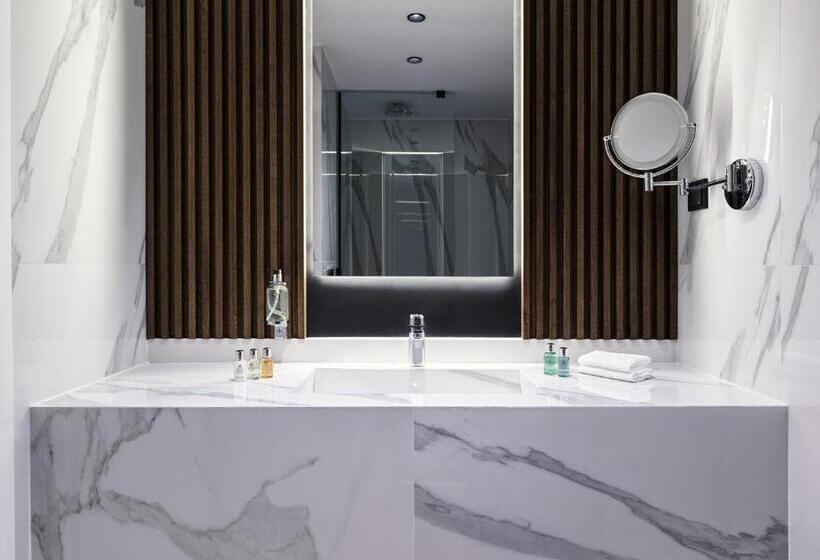 디럭스 룸, Vanoro