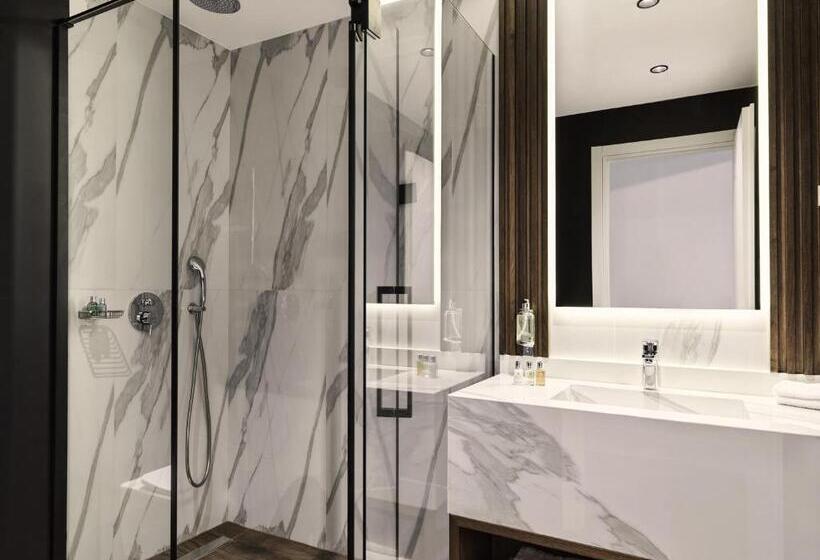 주니어 스위트, Vanoro