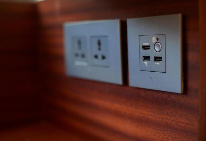 سوییت جونیور, The Quorum