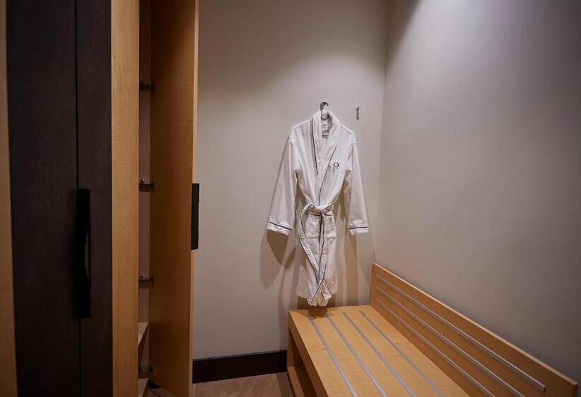 سوییت اجرایی, The Quorum