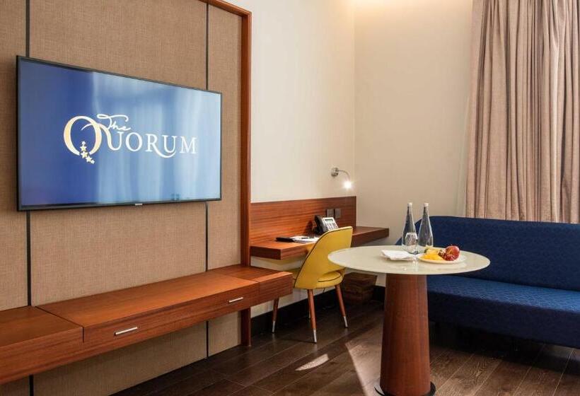 سوئیت با تخت بزرگ, The Quorum