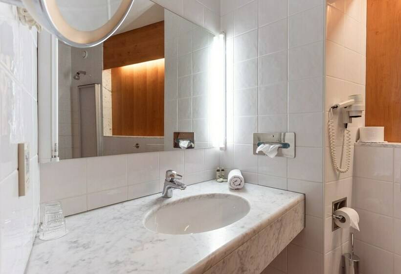 חדר קומפורט, Südrast Dreiländerecke