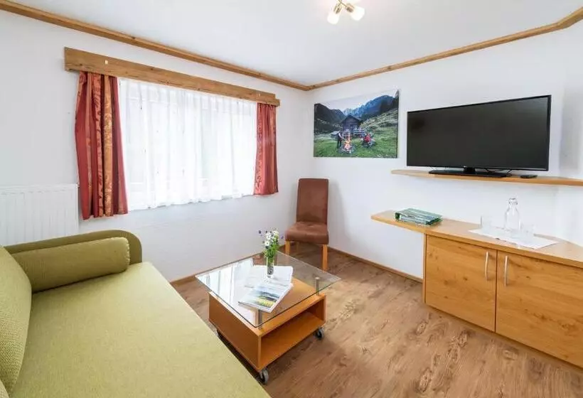 山の見えるジュニアスイート, Alpenhotel Wanderniki