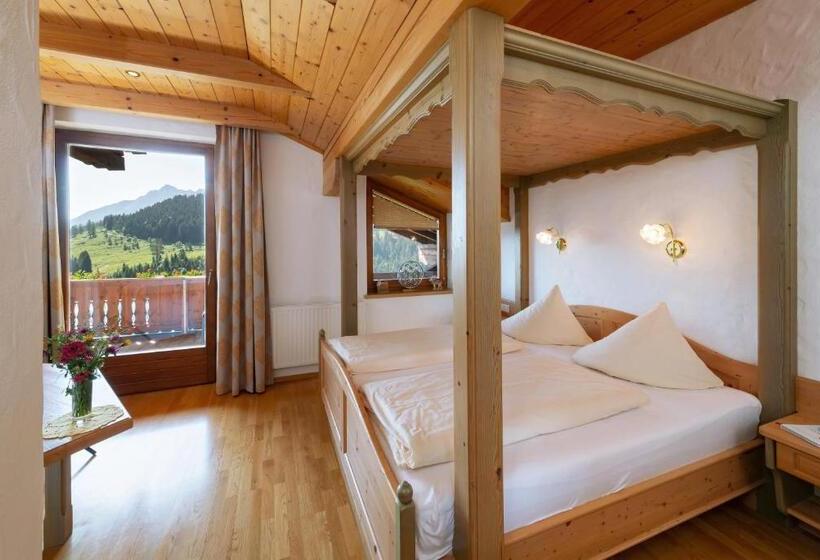 Люкс 2 Спальни, Alpenhotel Wanderniki