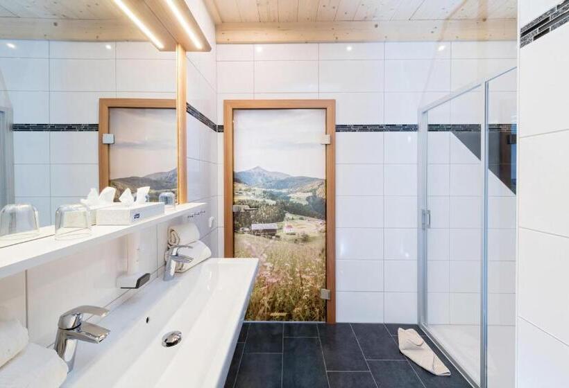 Люкс Вид на Горы, Alpenhotel Wanderniki