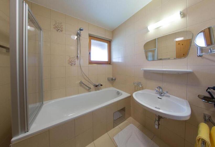 اتاق استاندارد سه نفره, Aparthotel Alpin Life