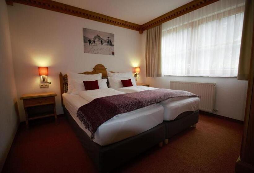 Апартаменты 2 Спальни, Aparthotel Alpin Life