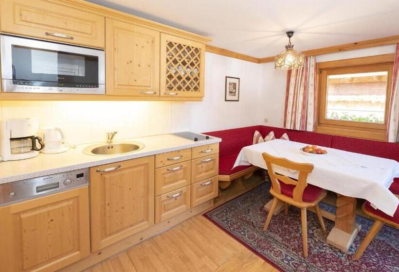 Апартаменты 1 Спальня с Балконом, Pension Edelweiss