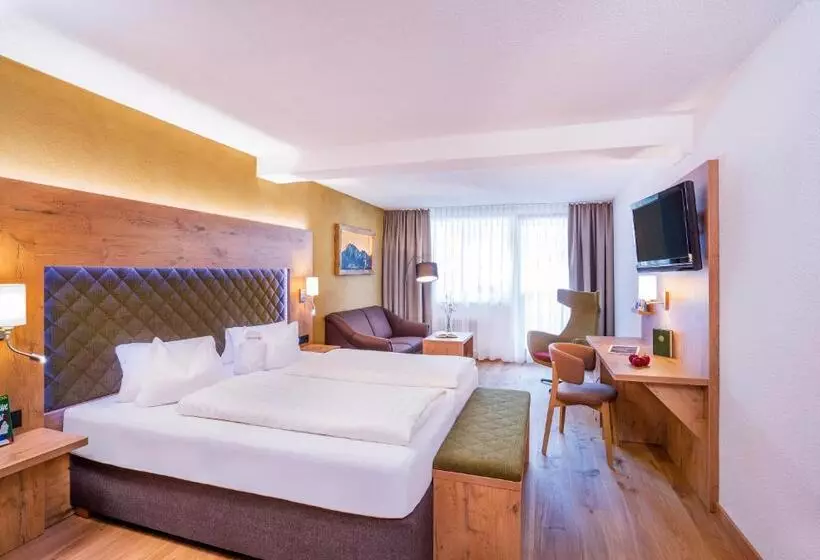 山の見えるスーペリアルーム, Biohotel Leutascherhof