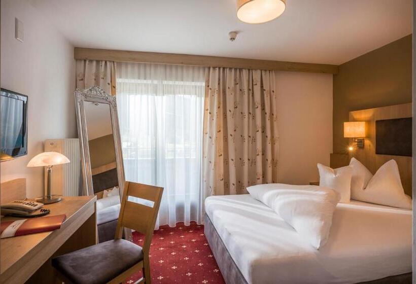 חדר סטנדרט יחיד, Andrea