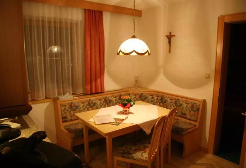 Huoneisto 2 Makuuhuonetta, Haus Alpina