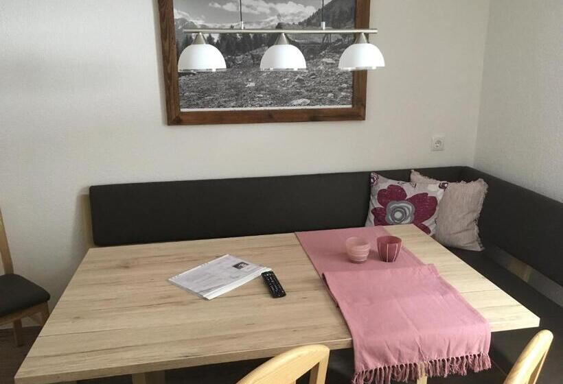 带2个卧室的公寓, Haus Alpina