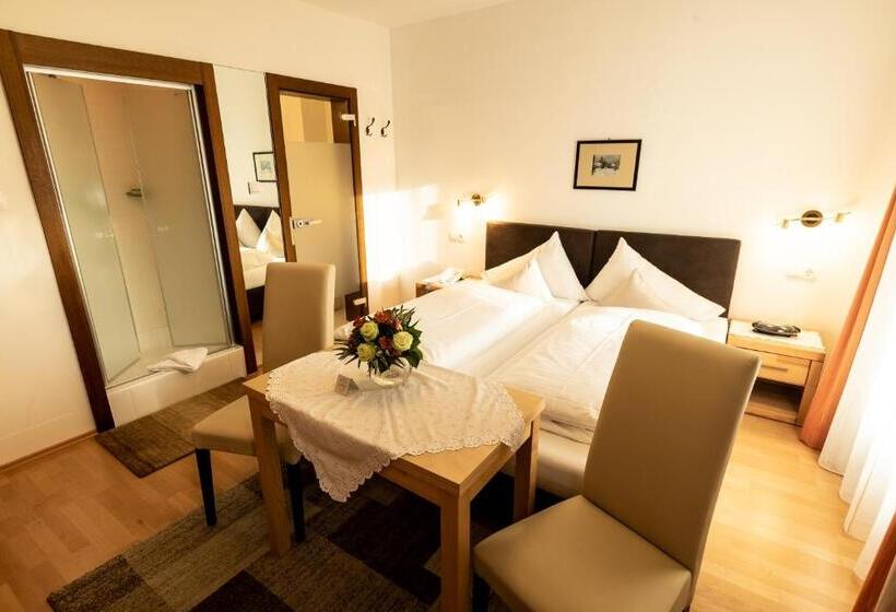 스탠다드 룸, Helga