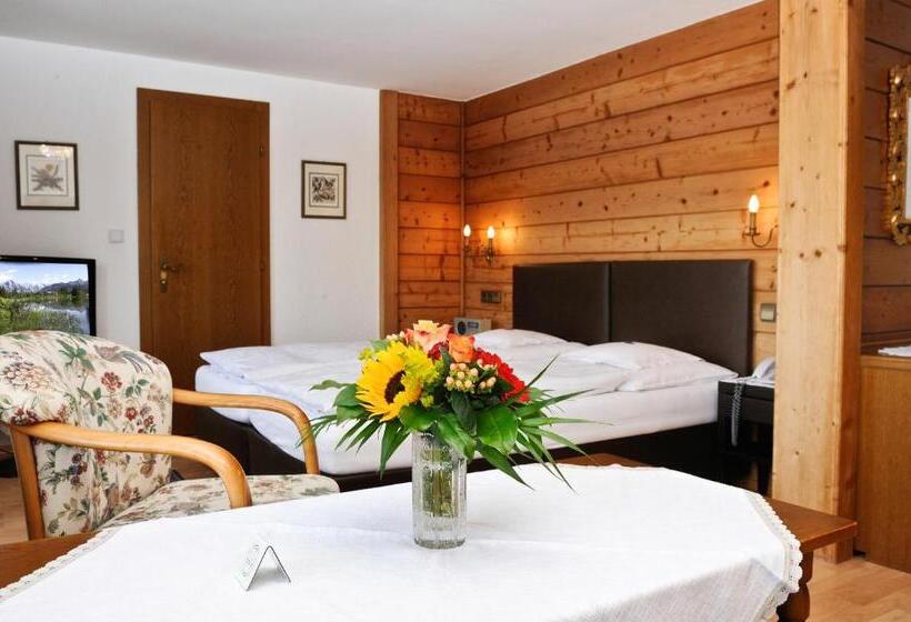 수피리어 룸, Helga