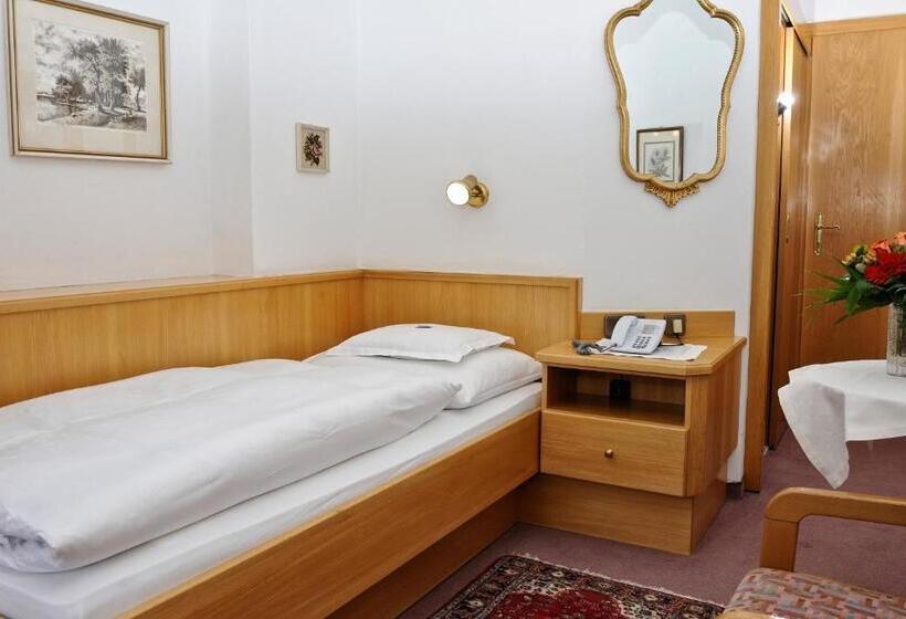 스탠다드 싱글 룸, Helga