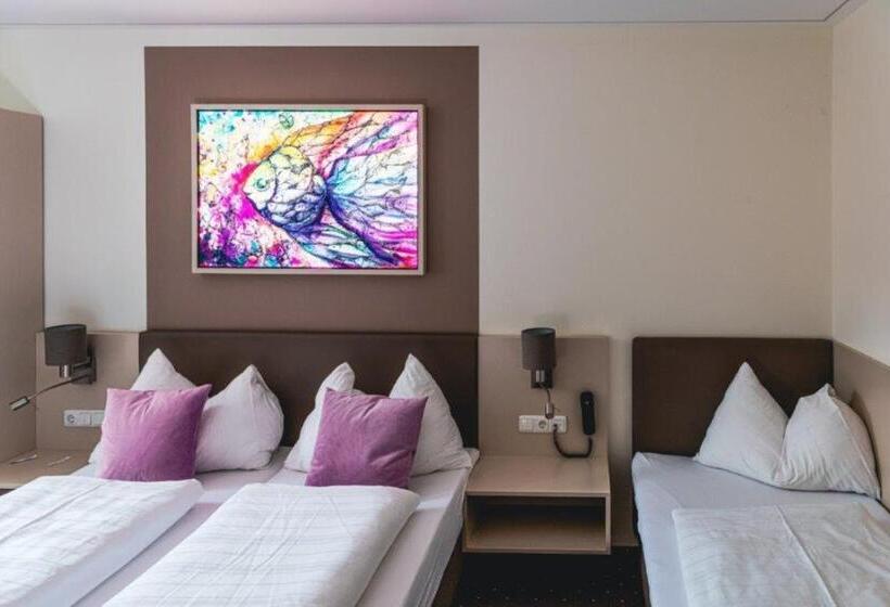 스탠다드 트리플 룸, Lokomotive