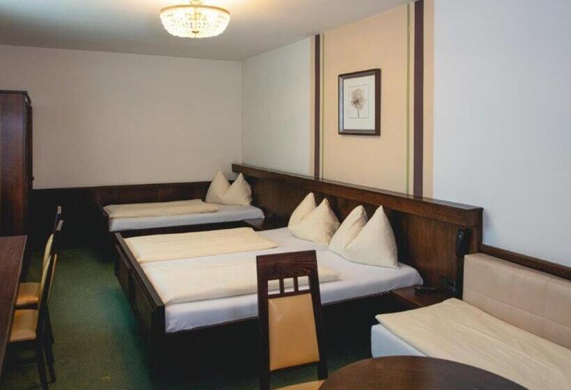 스탠다드 트리플 룸, Lokomotive