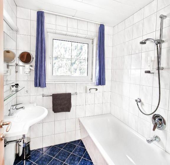 ファミリールーム, Lärchenhof