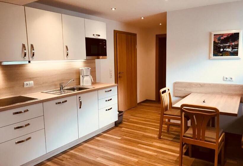 استودیو استاندارد با بالکن, Apartment Martha