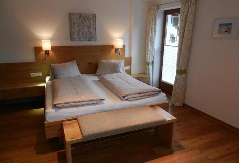 استودیو استاندارد با بالکن, Apartment Martha