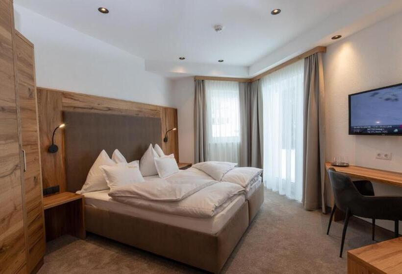 Номер Стандарт Трехместный, Neder