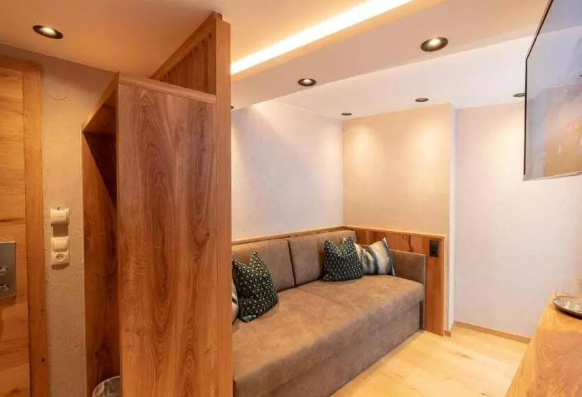 Suite Llit King, Neder
