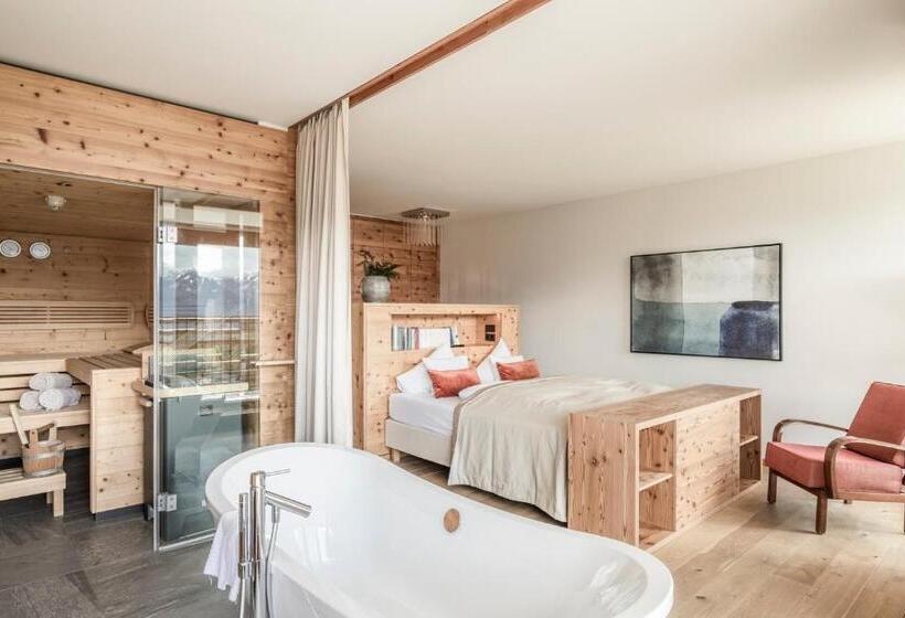 Пентхаус Люкс, Nidum Casual Luxury