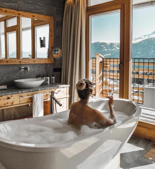 Пентхаус Люкс, Nidum Casual Luxury