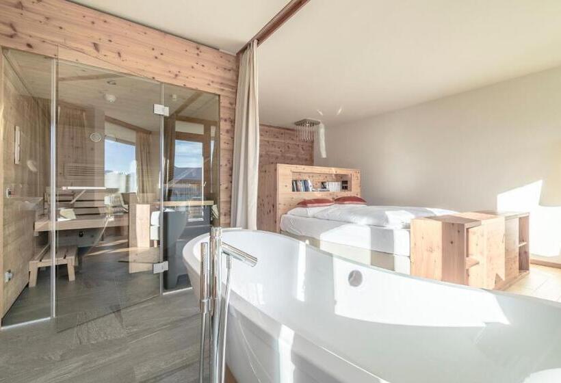 Пентхаус Люкс, Nidum Casual Luxury