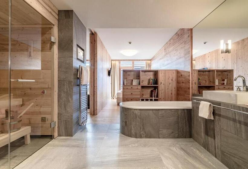 Люкс Повышенной Комфортности, Nidum Casual Luxury