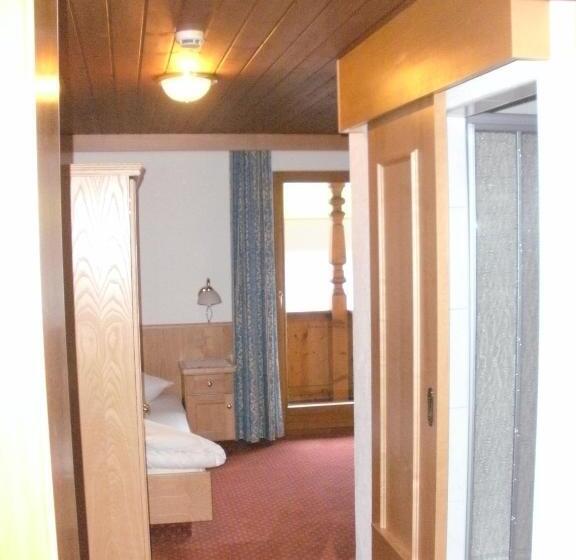 חדר סטנדרט יחיד עם מרפסת, Pension Regina