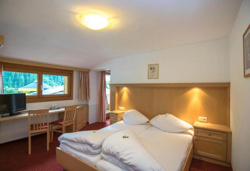 آپارتمان 3 خوابه, Pension Regina