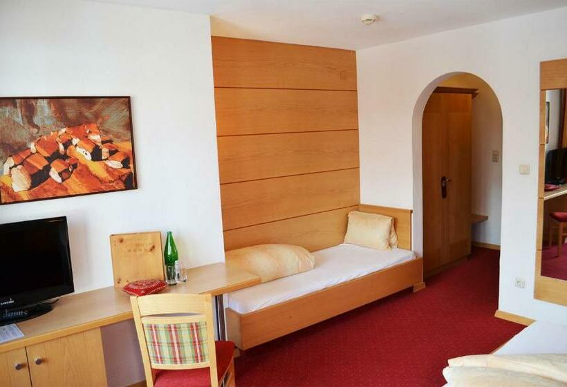 اتاق استاندارد با بالکن, Poltehof