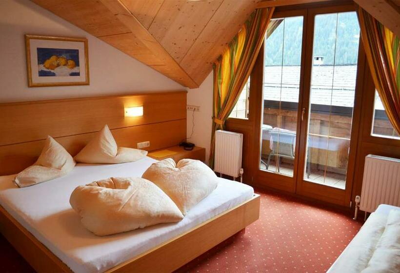 اتاق استاندارد با بالکن, Poltehof