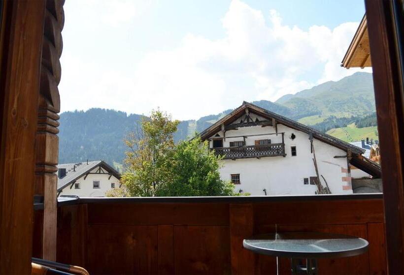 آپارتمان 2 خوابه, Poltehof