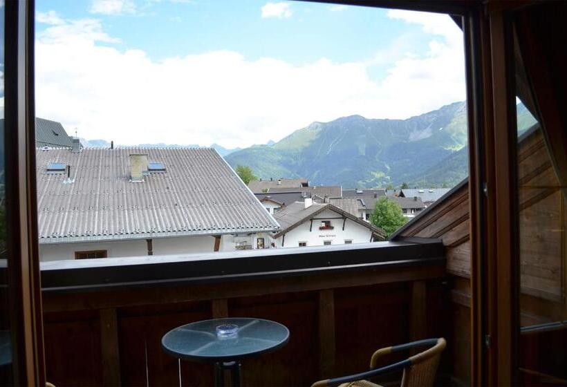 آپارتمان 2 خوابه با بالکن, Poltehof