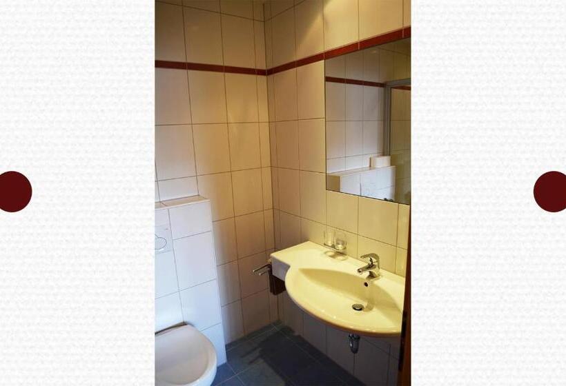 آپارتمان 2 خوابه با بالکن, Poltehof