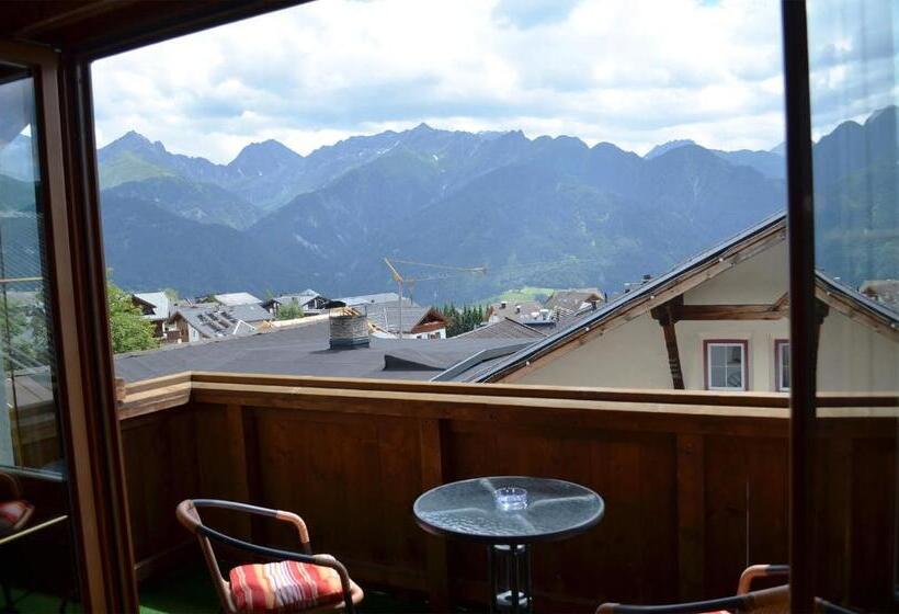 آپارتمان سوپریور 2 خوابه, Poltehof