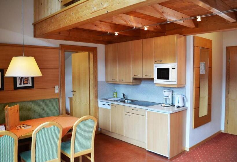 آپارتمان سوپریور 2 خوابه, Poltehof