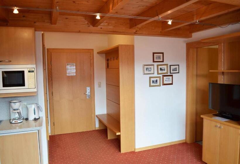 آپارتمان سوپریور 2 خوابه, Poltehof